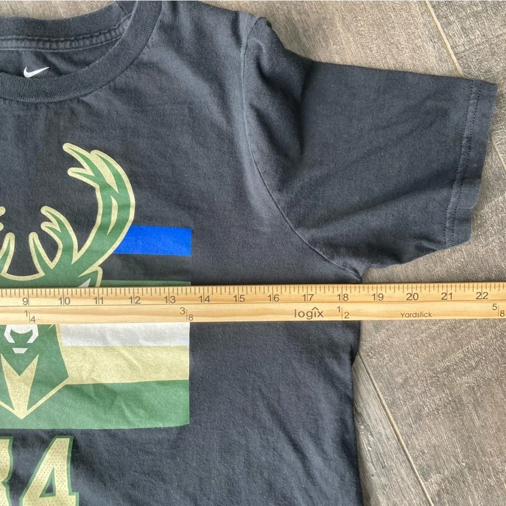 Nike Kids Milwaukee Bucks Giannis Antetokounmpo 34‎ T-Shirt Black XL 18/20